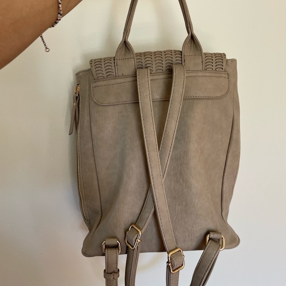 Back purse - Picture 3 of 5